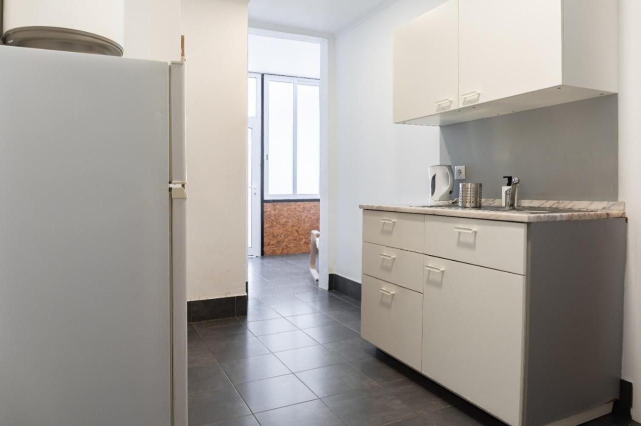 Entrecampos - Two Bedroom Apartment With Terrace Lisbon Luaran gambar