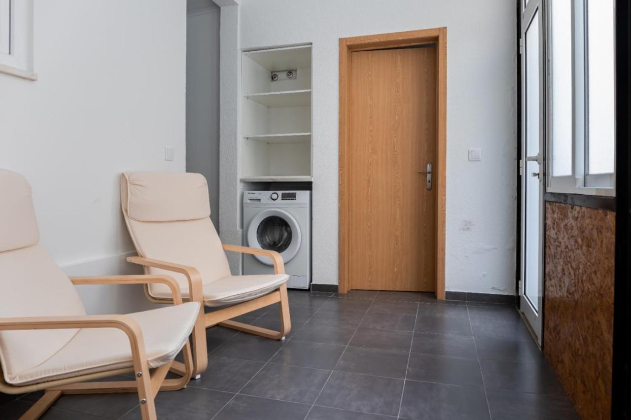 Entrecampos - Two Bedroom Apartment With Terrace Lisbon Luaran gambar